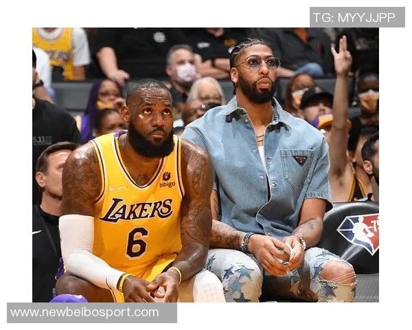 科尔透露巴特勒因脚踝扭伤缺席训练对湖人比赛出战存疑