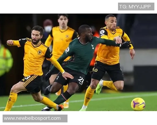 西蒙斯6500万欧元加盟热刺后状态低迷引发球迷和媒体广泛质疑