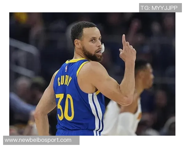 库里表现起伏不定末节失误致球队失利27分6板4助难掩遗憾 库里表现起伏不定末节失误致球队失利27分6板4助难掩遗憾